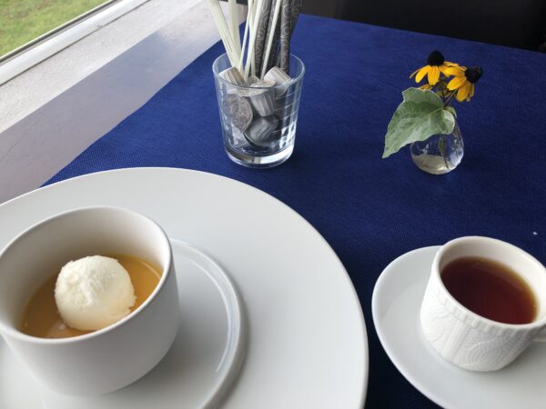 BONNE-MAMAN NOBUのランチコースのデザートと紅茶