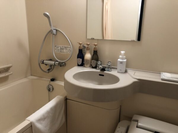 ホテルダイエー益田のシングル部屋のバス・トイレ