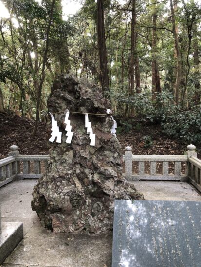 鹿島神宮のさざれ石