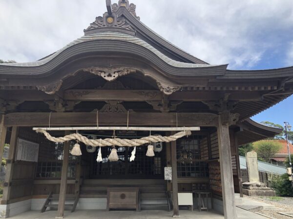 高津柿本神社の拝殿