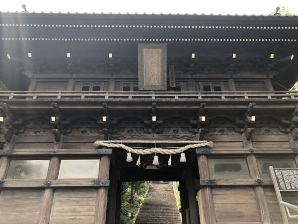 高津柿本神社の楼門