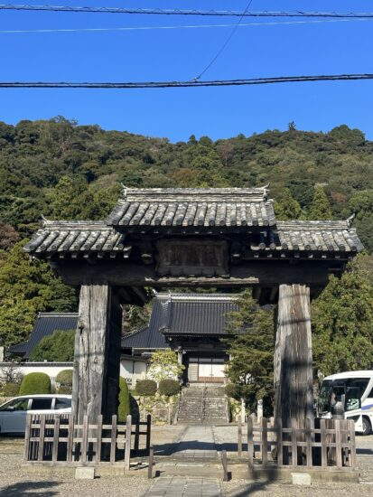 医光寺の総門